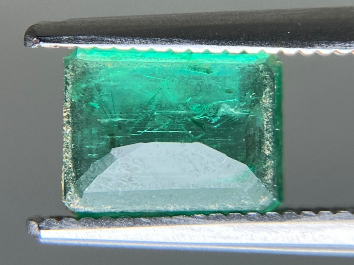 エメラルド 天然 1.165ct 宝石ソーティング付き 7.1㎜×5.6㎜×3.0㎜ ルース（ 裸石 ） 7186YY