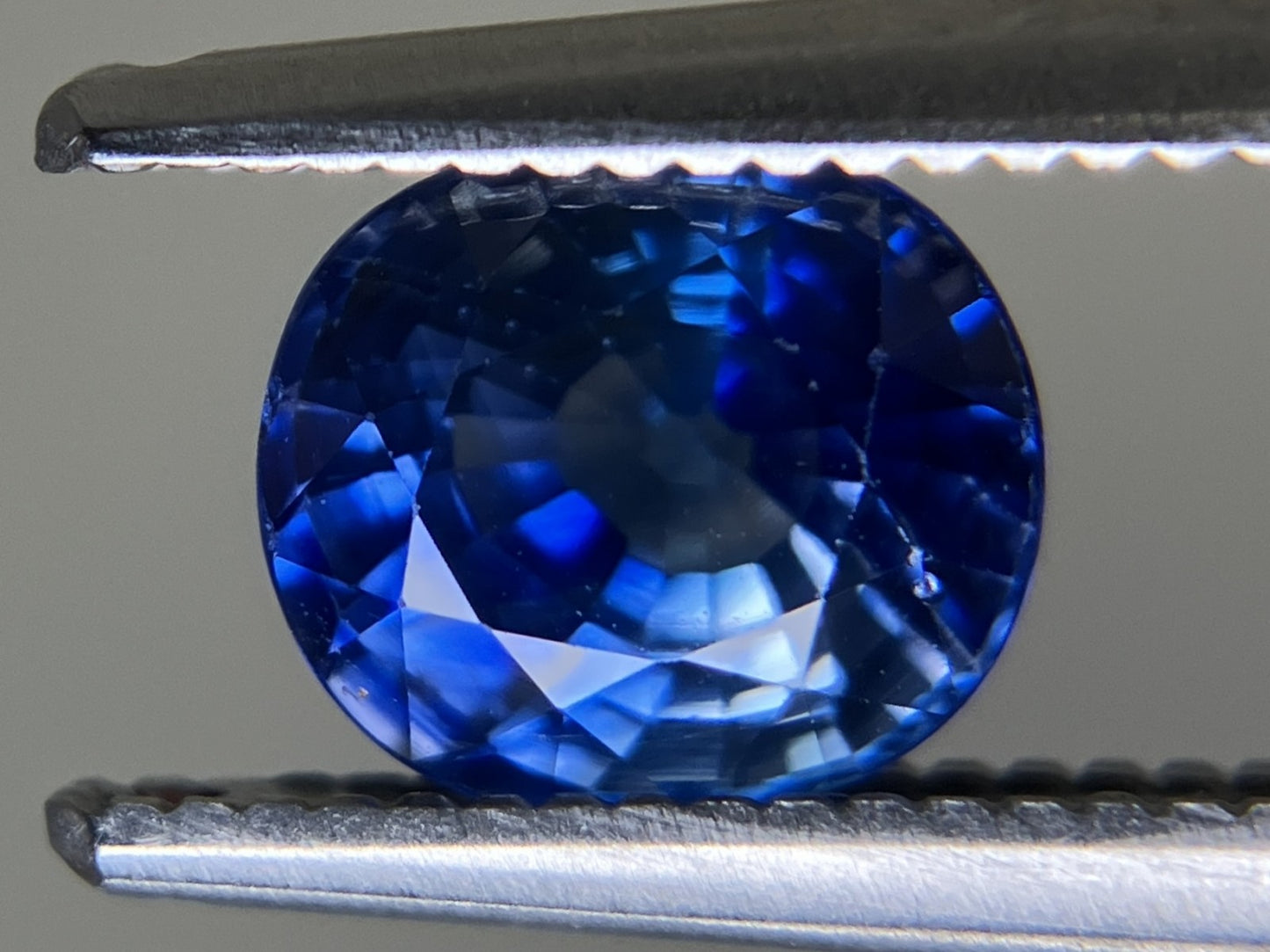 サファイア 1.326ct 宝石ソーティング付き  6.1㎜×5.4㎜×4.0㎜  ルース（ 裸石 ） 4192YY