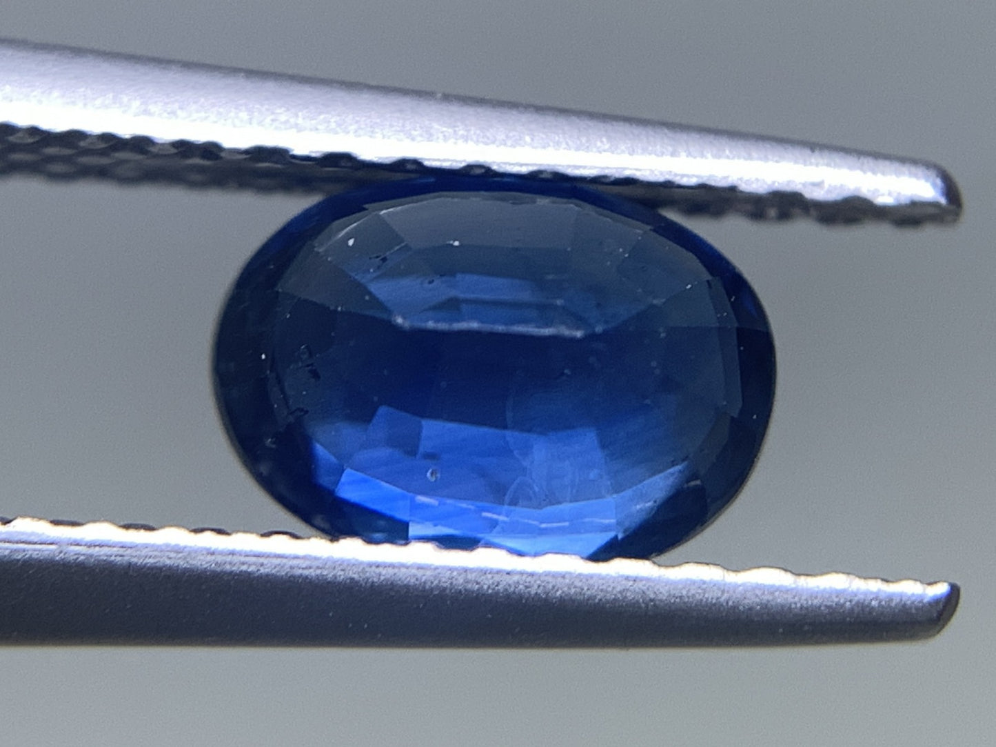サファイア 天然  1.140ct  中央宝石ソーティング付き  7.01㎜×5.10㎜×3.43㎜  ルース（ 裸石 ） 5522Y