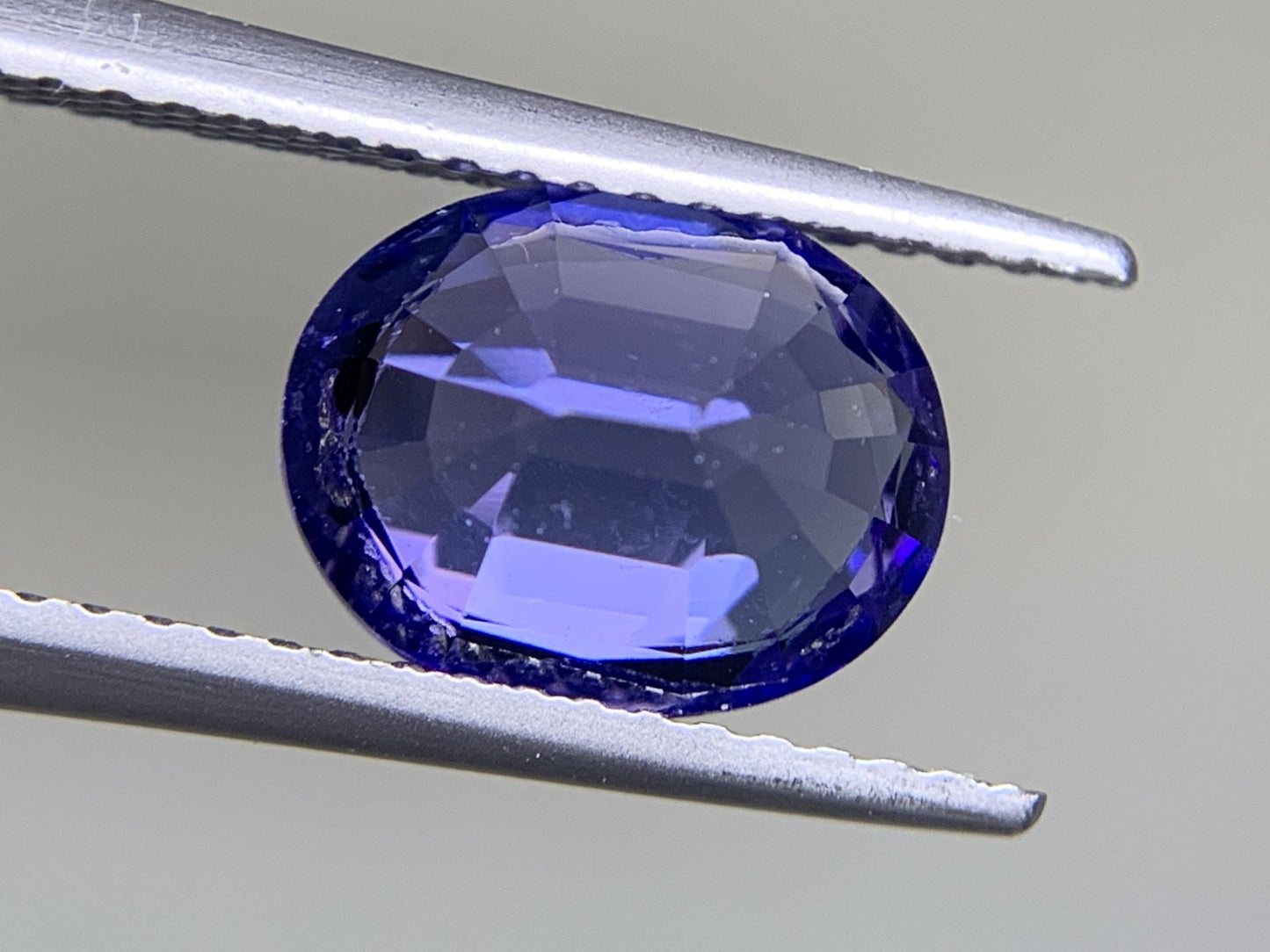 タンザナイト 2.453ct  宝石ソーティング付き  9.4㎜×7.3㎜×4.6㎜  ルース（ 裸石 ） 1900Y