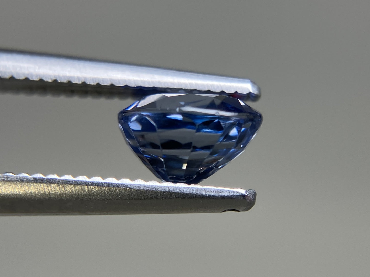 サファイア 1.326ct 宝石ソーティング付き  6.1㎜×5.4㎜×4.0㎜  ルース（ 裸石 ） 4192YY