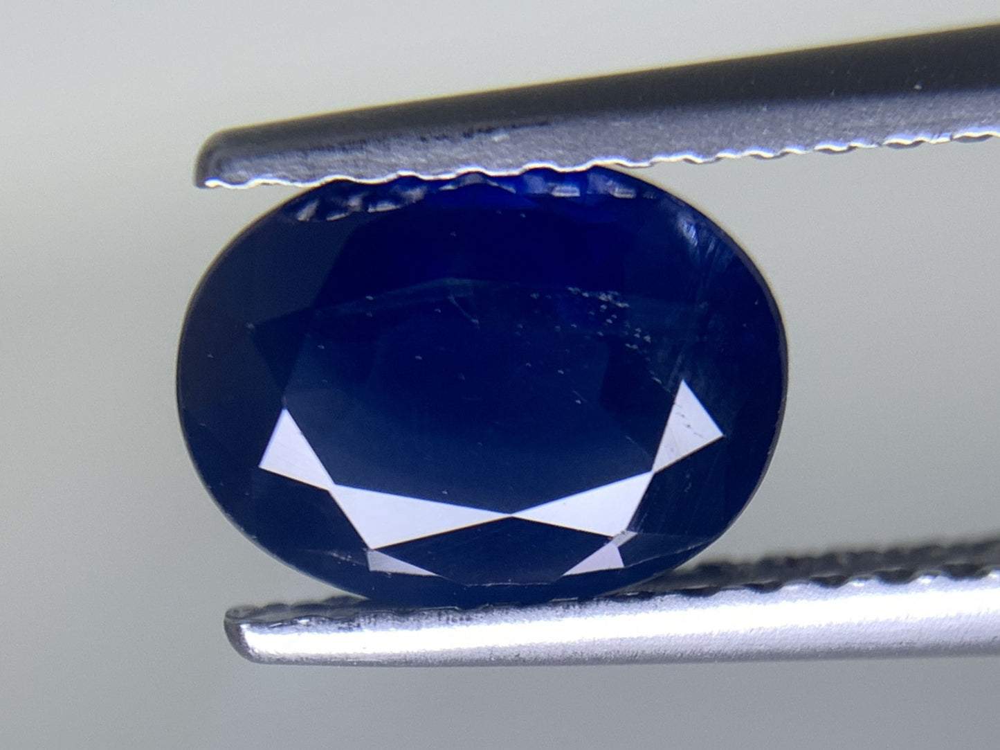 サファイア 天然  1.582ct  中央宝石ソーティング付き  8.04㎜×6.09㎜×3.53㎜  ルース（ 裸石 ） 5654Y