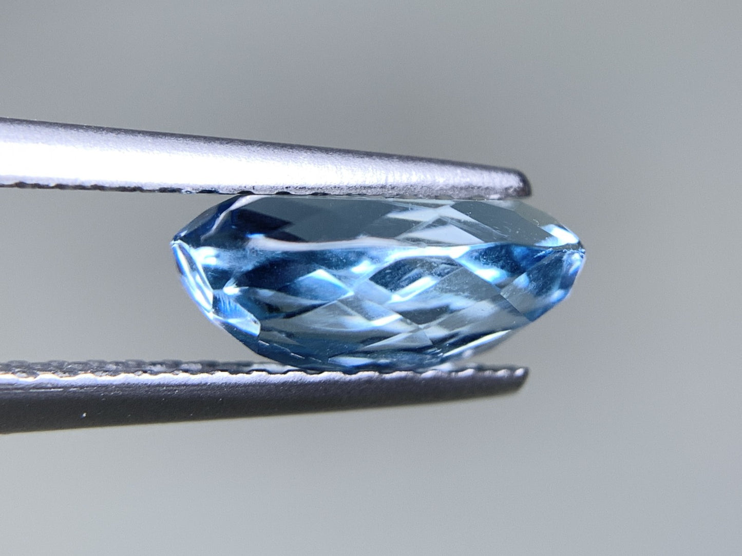 アクアマリン 天然 1.753ct 宝石ソーティング付き 9.7㎜×6.6㎜×4.1㎜ ルース（ 裸石 ） 6782Y
