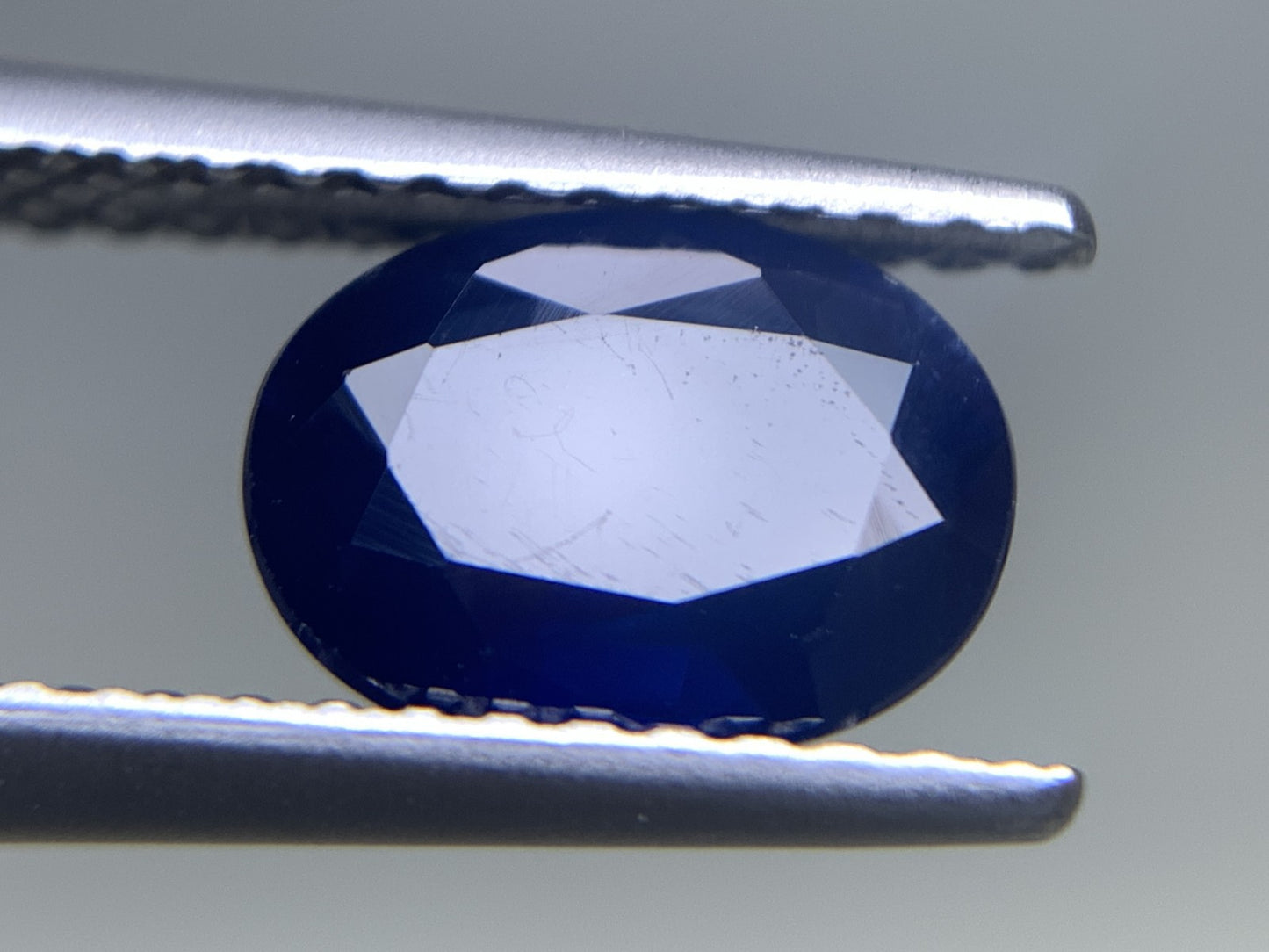 サファイア 天然  1.582ct  中央宝石ソーティング付き  8.04㎜×6.09㎜×3.53㎜  ルース（ 裸石 ） 5654Y