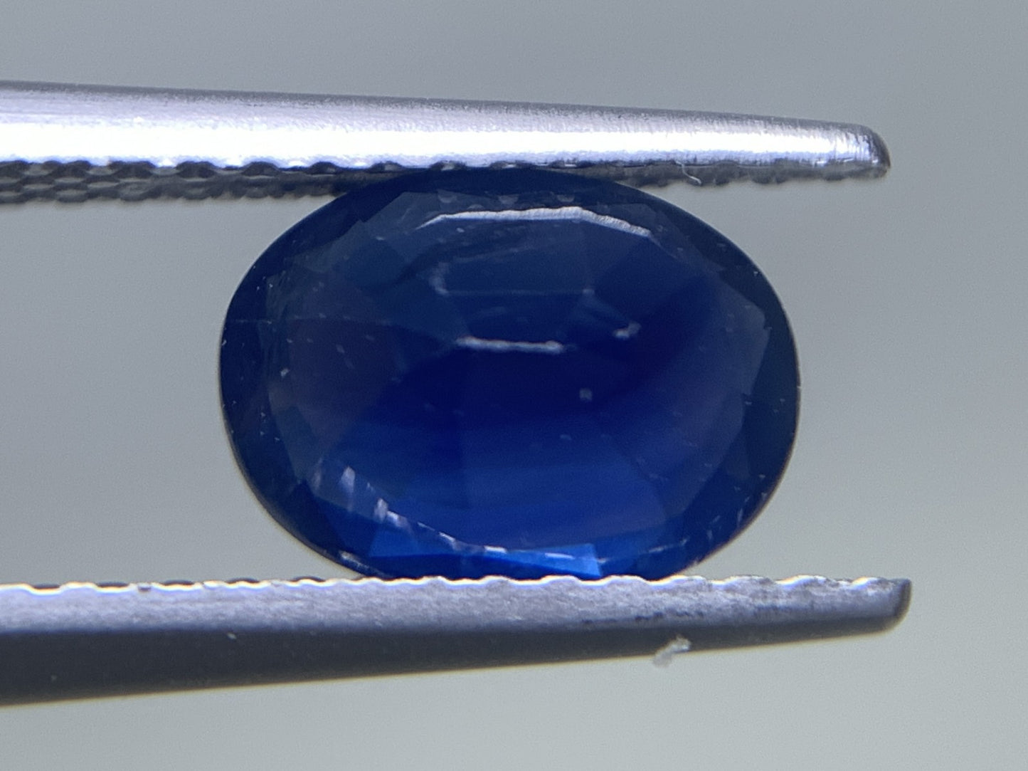 サファイア 天然  1.582ct  中央宝石ソーティング付き  8.04㎜×6.09㎜×3.53㎜  ルース（ 裸石 ） 5654Y
