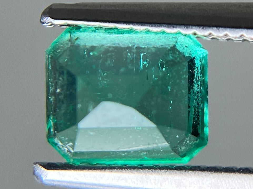 エメラルド 天然 0.965ct 宝石ソーティング付き 6.0㎜×5.1㎜×4.2㎜ ルース（ 裸石 ） 7158YY