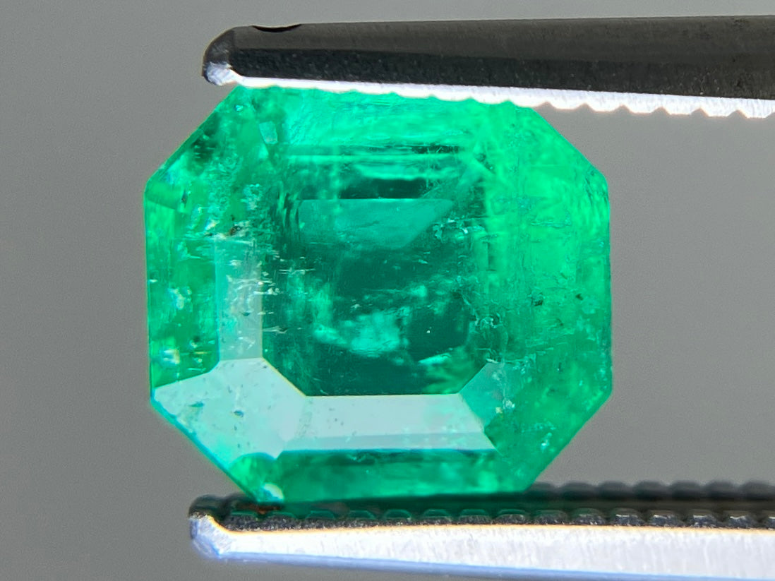 エメラルド 天然 1.294ct 宝石ソーティング付き 7.2㎜×6.7㎜×3.8㎜ ルース（ 裸石 ） 7154YY