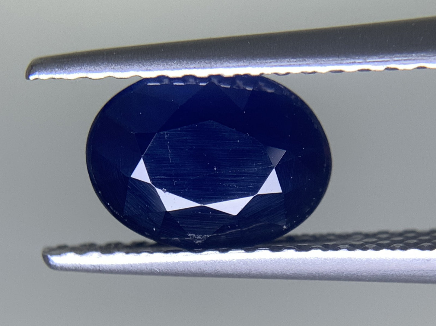 サファイア 天然  1.617ct  中央宝石ソーティング付き  8.03㎜×6.10㎜×3.44㎜  ルース（ 裸石 ） 5515Y