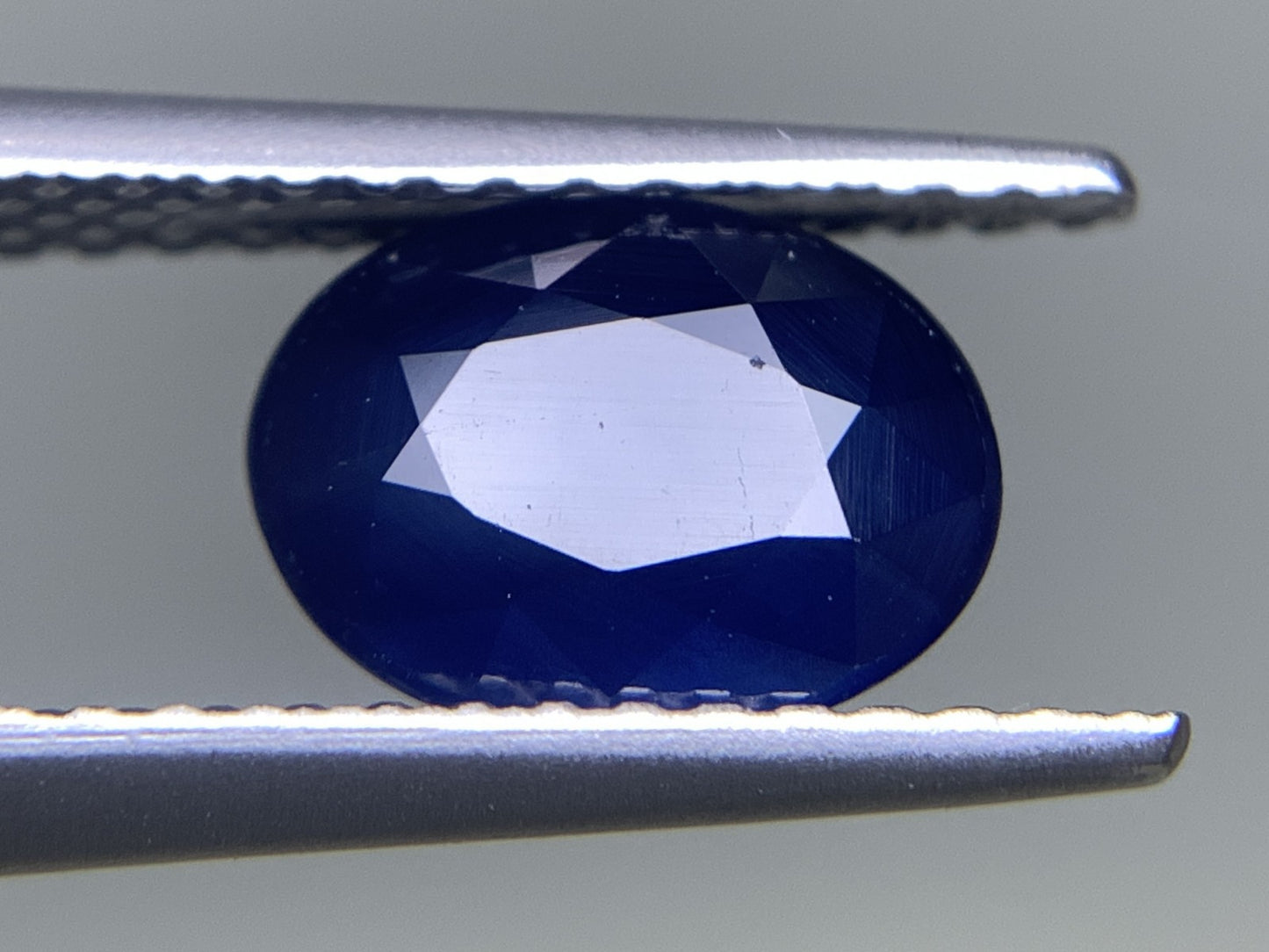 サファイア 天然  1.617ct  中央宝石ソーティング付き  8.03㎜×6.10㎜×3.44㎜  ルース（ 裸石 ） 5515Y