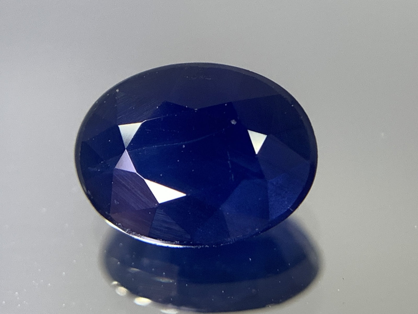 サファイア 天然  1.617ct  中央宝石ソーティング付き  8.03㎜×6.10㎜×3.44㎜  ルース（ 裸石 ） 5515Y