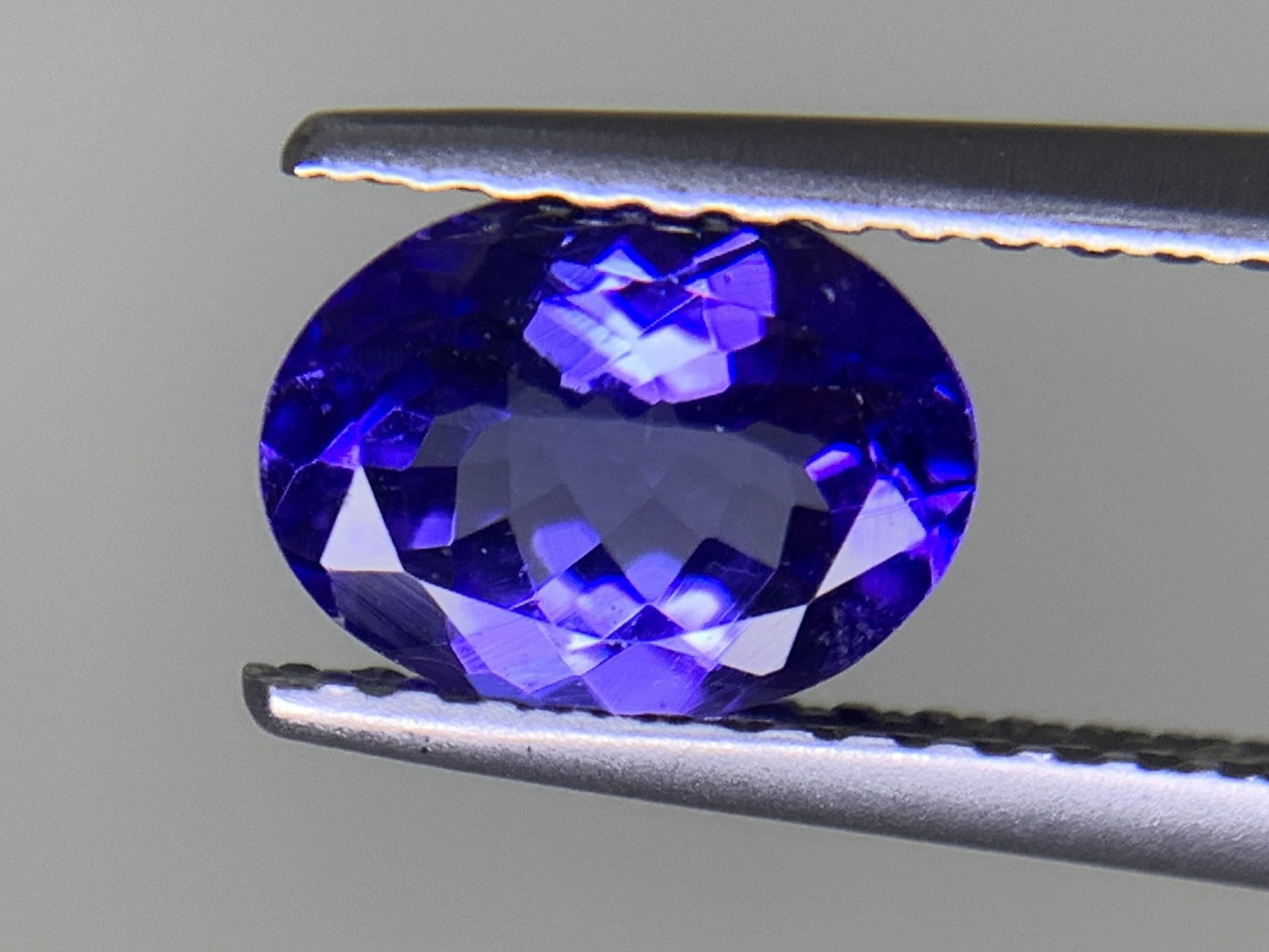 タンザナイト 1.109ct 宝石ソーティング付き  7.3㎜×5.5㎜×3.5㎜  ルース（ 裸石 ） 3692Y