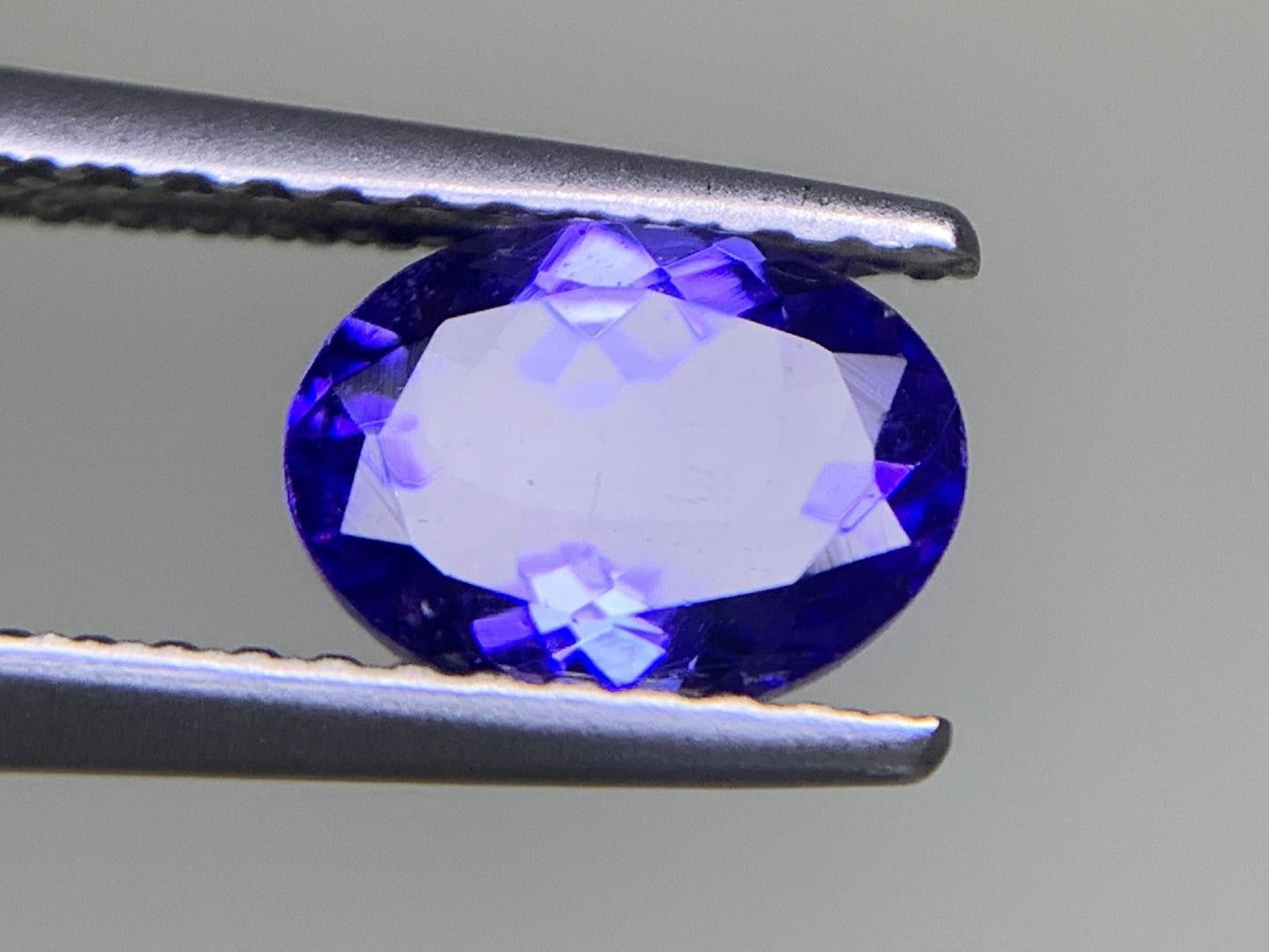 タンザナイト 1.109ct 宝石ソーティング付き  7.3㎜×5.5㎜×3.5㎜  ルース（ 裸石 ） 3692Y