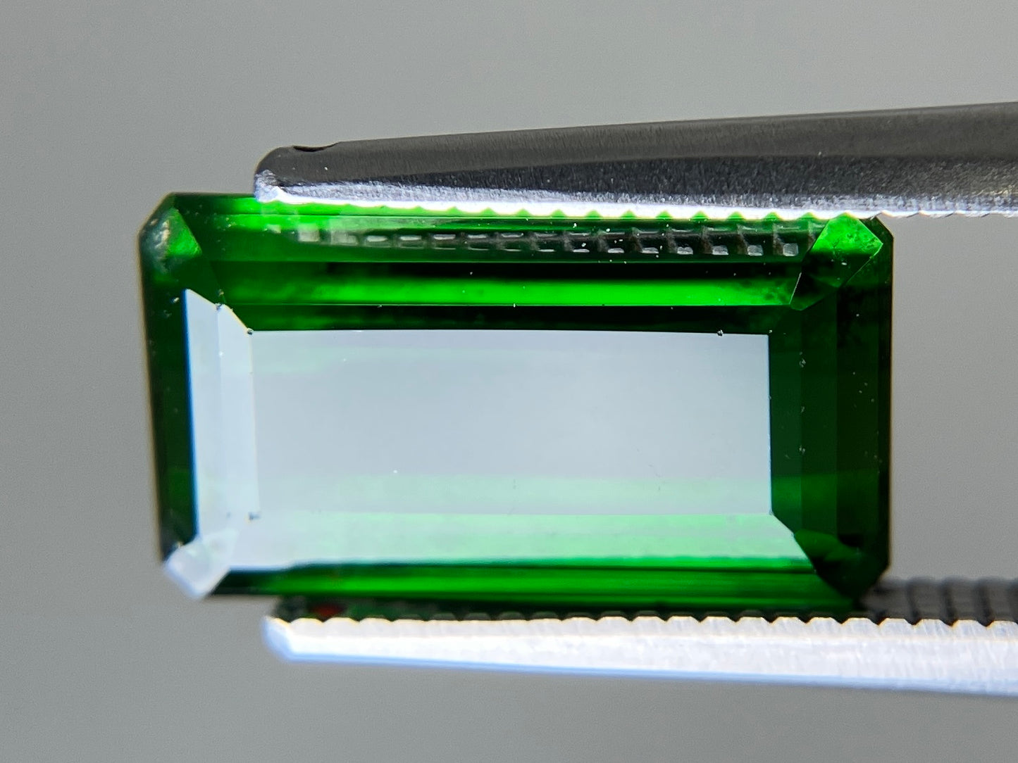 グリーントルマリン 天然 5.064ct 宝石ソーティング付き 12.8㎜×7.2㎜×4.8㎜ ルース（ 裸石 ） 7141YY