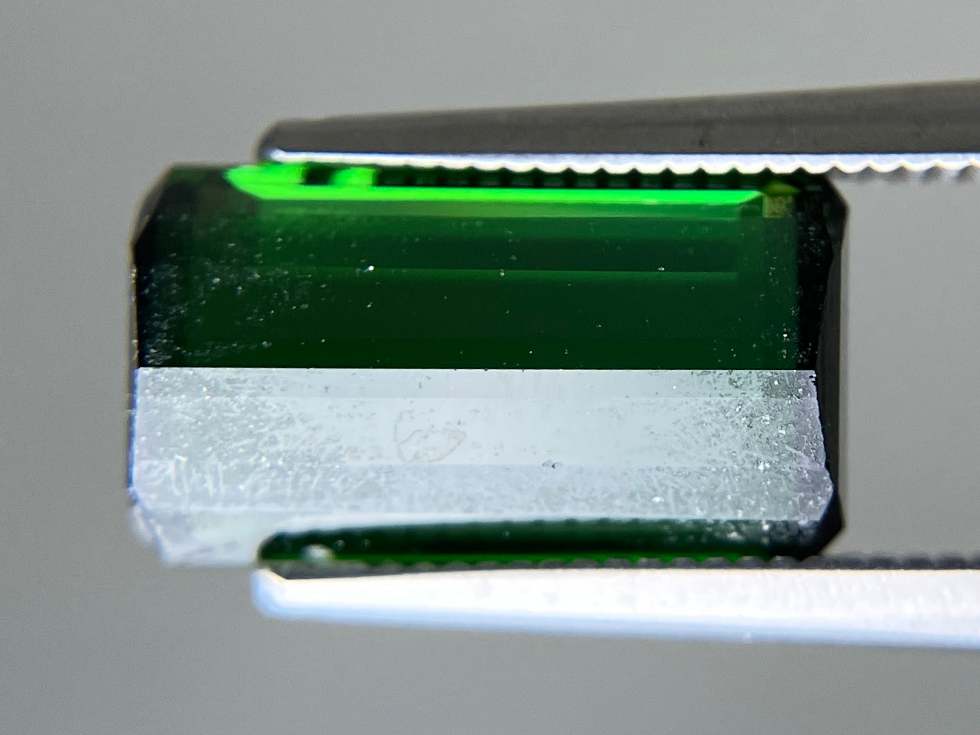 グリーントルマリン 天然 5.064ct 宝石ソーティング付き 12.8㎜×7.2㎜×4.8㎜ ルース（ 裸石 ） 7141YY