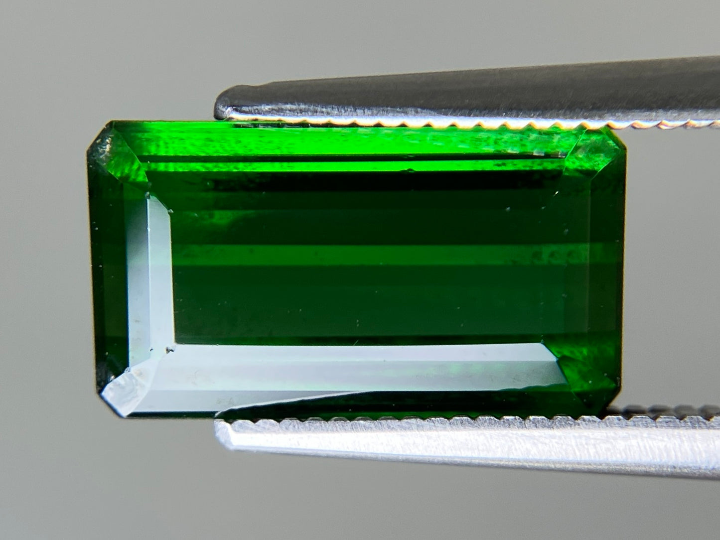 グリーントルマリン 天然 5.064ct 宝石ソーティング付き 12.8㎜×7.2㎜×4.8㎜ ルース（ 裸石 ） 7141YY