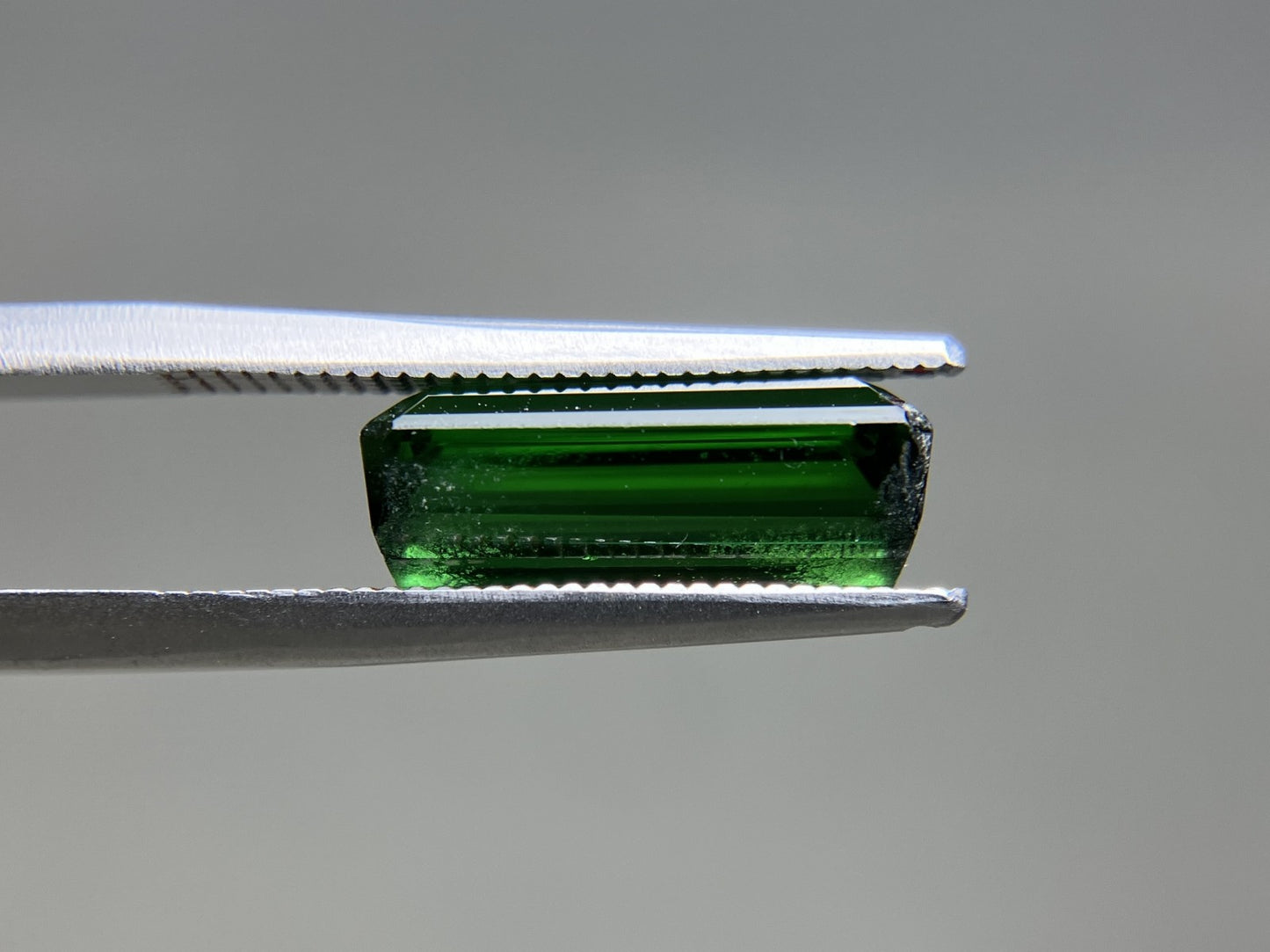 グリーントルマリン 天然 5.064ct 宝石ソーティング付き 12.8㎜×7.2㎜×4.8㎜ ルース（ 裸石 ） 7141YY