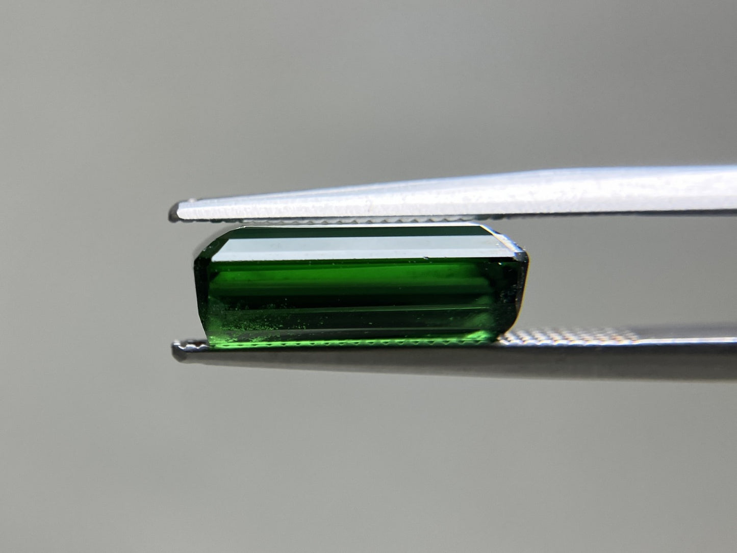 グリーントルマリン 天然 5.064ct 宝石ソーティング付き 12.8㎜×7.2㎜×4.8㎜ ルース（ 裸石 ） 7141YY