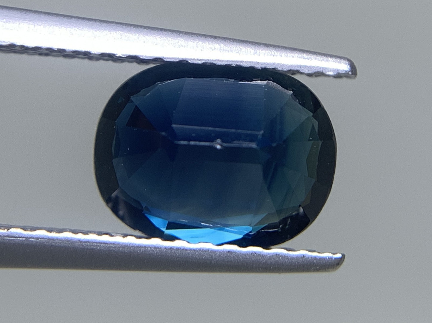 サファイア 天然 1.856ct 中央宝石ソーティング付き 8.37㎜×6.48㎜×3.69㎜ ルース（ 裸石 ） 5649Y