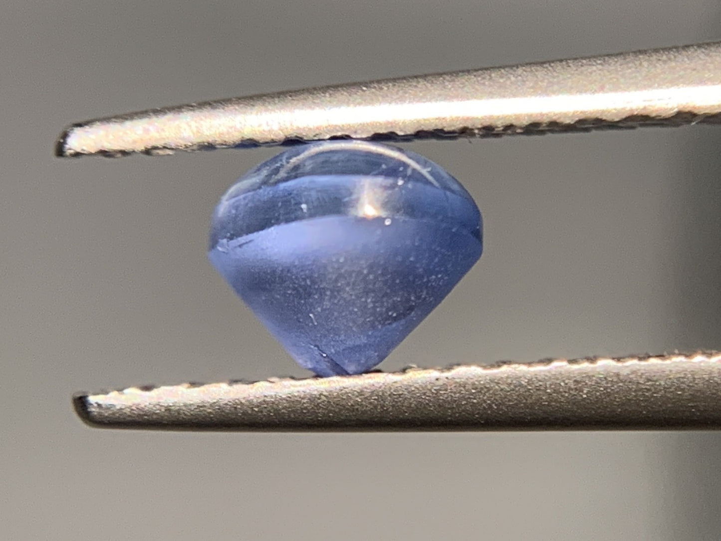 スターサファイア 1.186ct  宝石ソーティング付き  6.0㎜×4.8㎜×4.4㎜  ルース（ 裸石 ） 1896Y