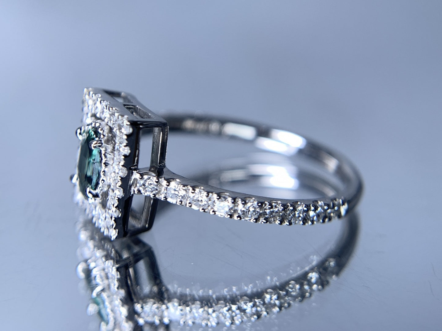 アレキサンドライト 0.23ct ブラジル産 Brazil GIA鑑別書 D0.45ct PT900 2.81g 指輪 (JP10号) サイズ直し承ります。 6821Y