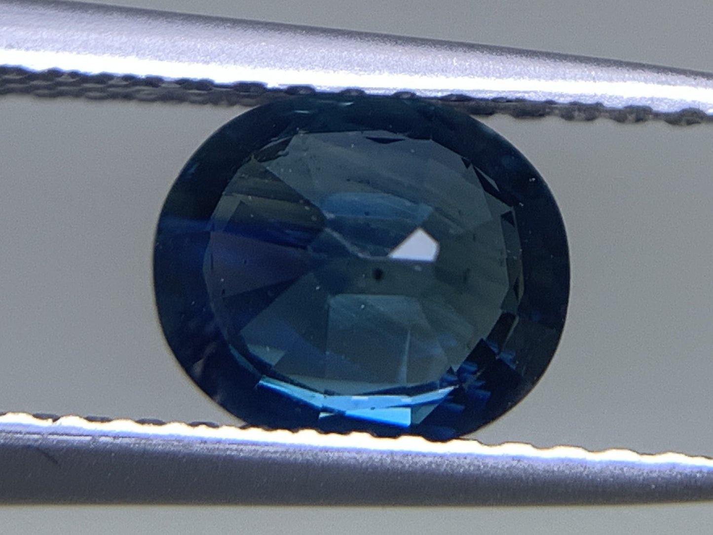 サファイア 天然  1.288ct  中央宝石ソーティング付き  6.94㎜×5.98㎜×3.76㎜  ルース（ 裸石 ） 5656Y