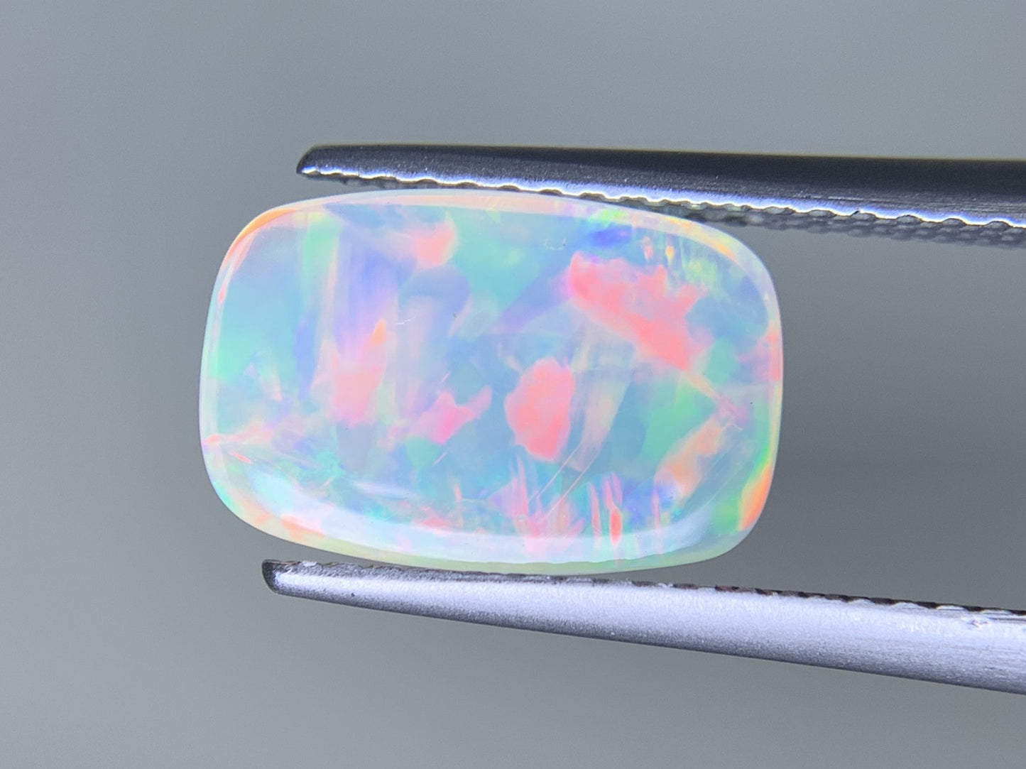 オパール 1.933ct 宝石ソーティング付き  11.9㎜×7.8㎜×3.6㎜  ルース（ 裸石 ） 3618Y