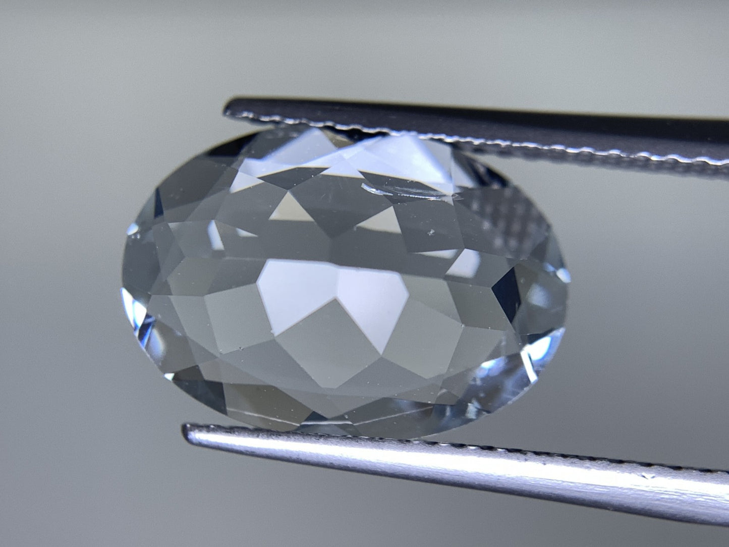 アクアマリン 4.519ct  宝石ソーティング付き  14.0㎜×10.1㎜×5.7㎜  ルース（ 裸石 ） 2697Y
