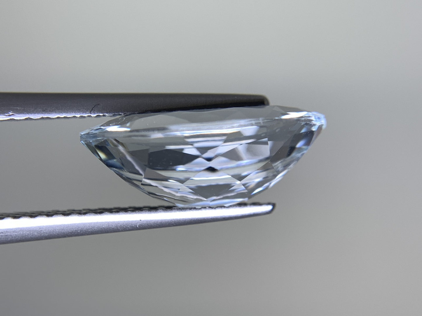 アクアマリン 4.519ct  宝石ソーティング付き  14.0㎜×10.1㎜×5.7㎜  ルース（ 裸石 ） 2697Y