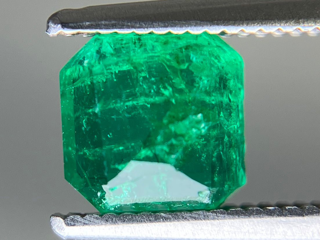 エメラルド 天然 1.229ct 中央宝石ソーティング付き 6.33㎜×6.24㎜×3.79㎜ ルース（ 裸石 ） 7182YY