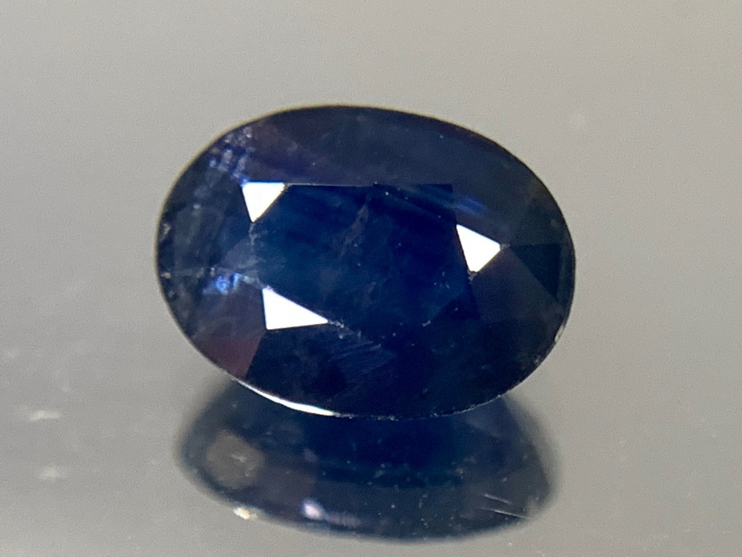サファイア 1.530ct 宝石ソーティング付き  7.8㎜×5.8㎜×3.4㎜  ルース（ 裸石 ） 2413Y
