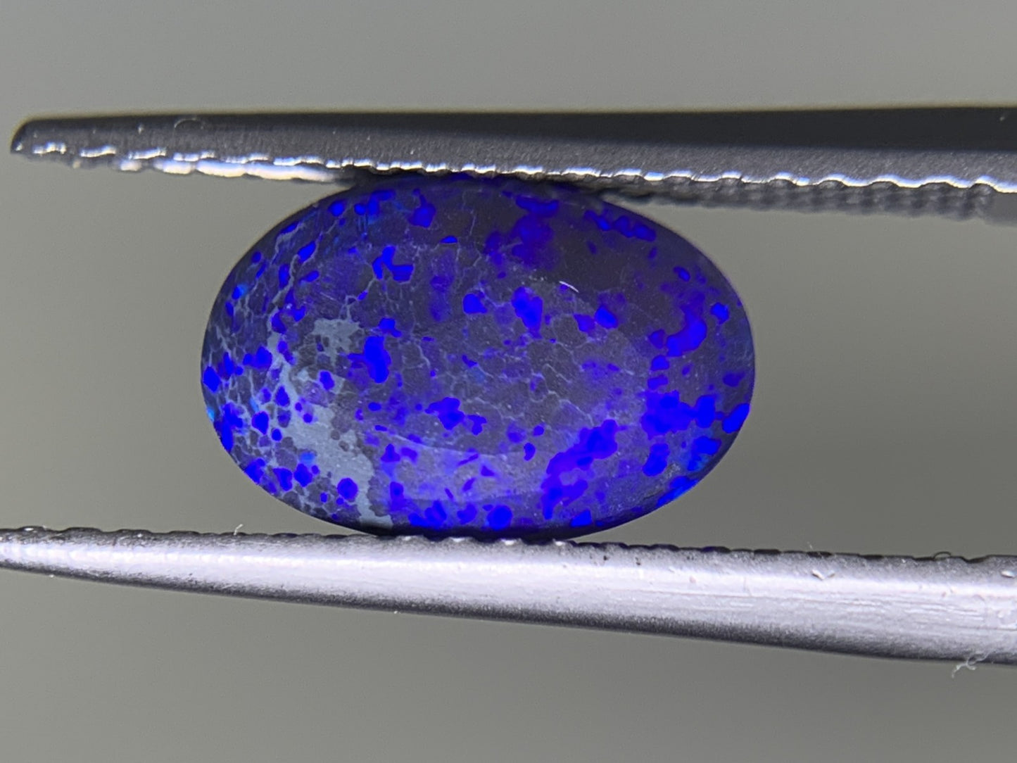 ブラックオパール 1.57ct  宝石ソーティング付き  9.5㎜×6.4㎜×4.2㎜  ルース（ 裸石 ） 1960Y