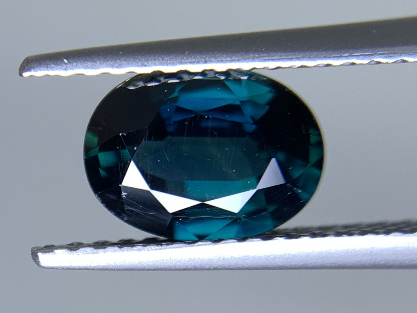 サファイア 天然  1.660ct  中央宝石ソーティング付き  8.18㎜×6.11㎜×3.70㎜  ルース（ 裸石 ） 5658Y