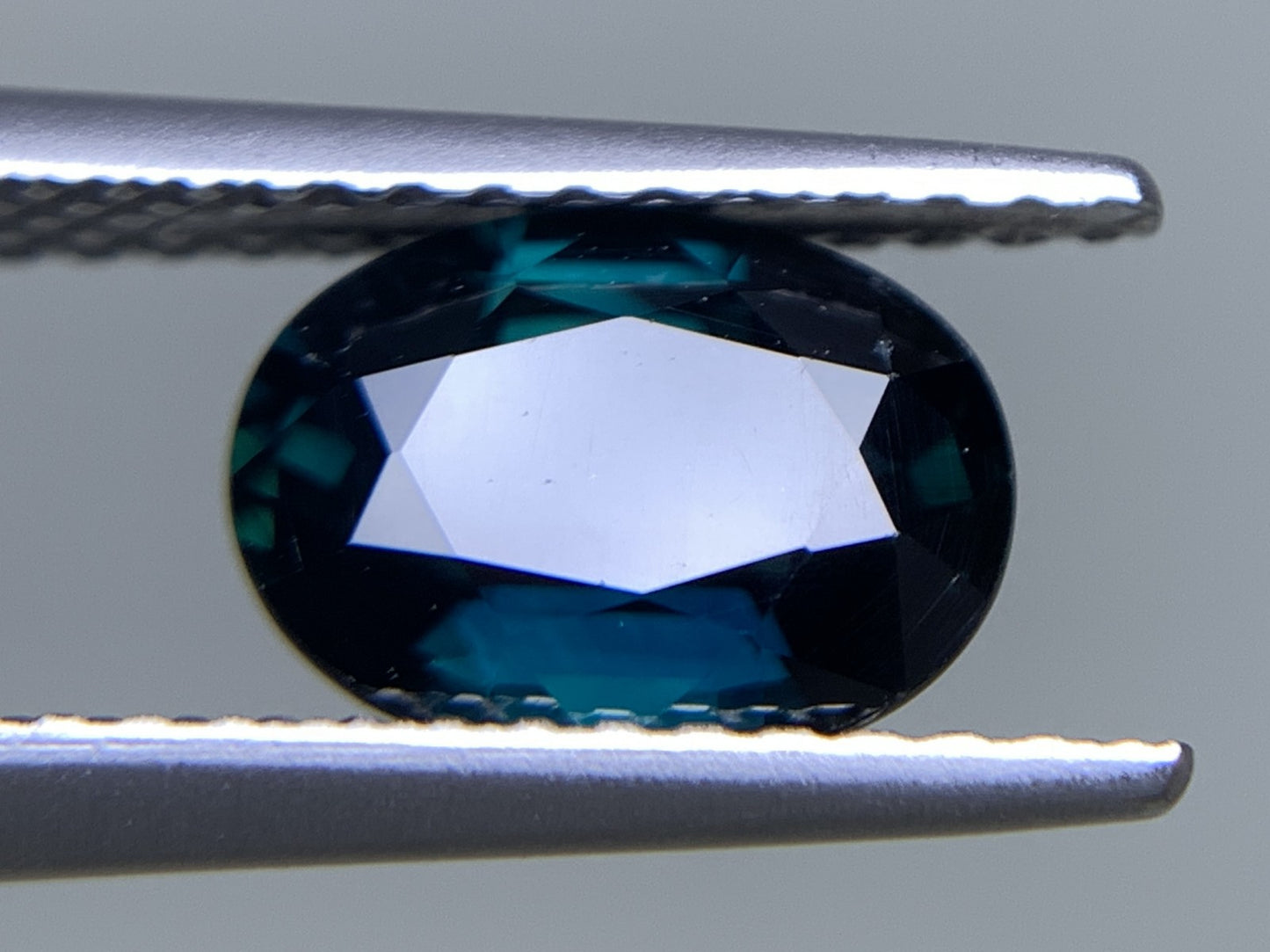 サファイア 天然  1.660ct  中央宝石ソーティング付き  8.18㎜×6.11㎜×3.70㎜  ルース（ 裸石 ） 5658Y