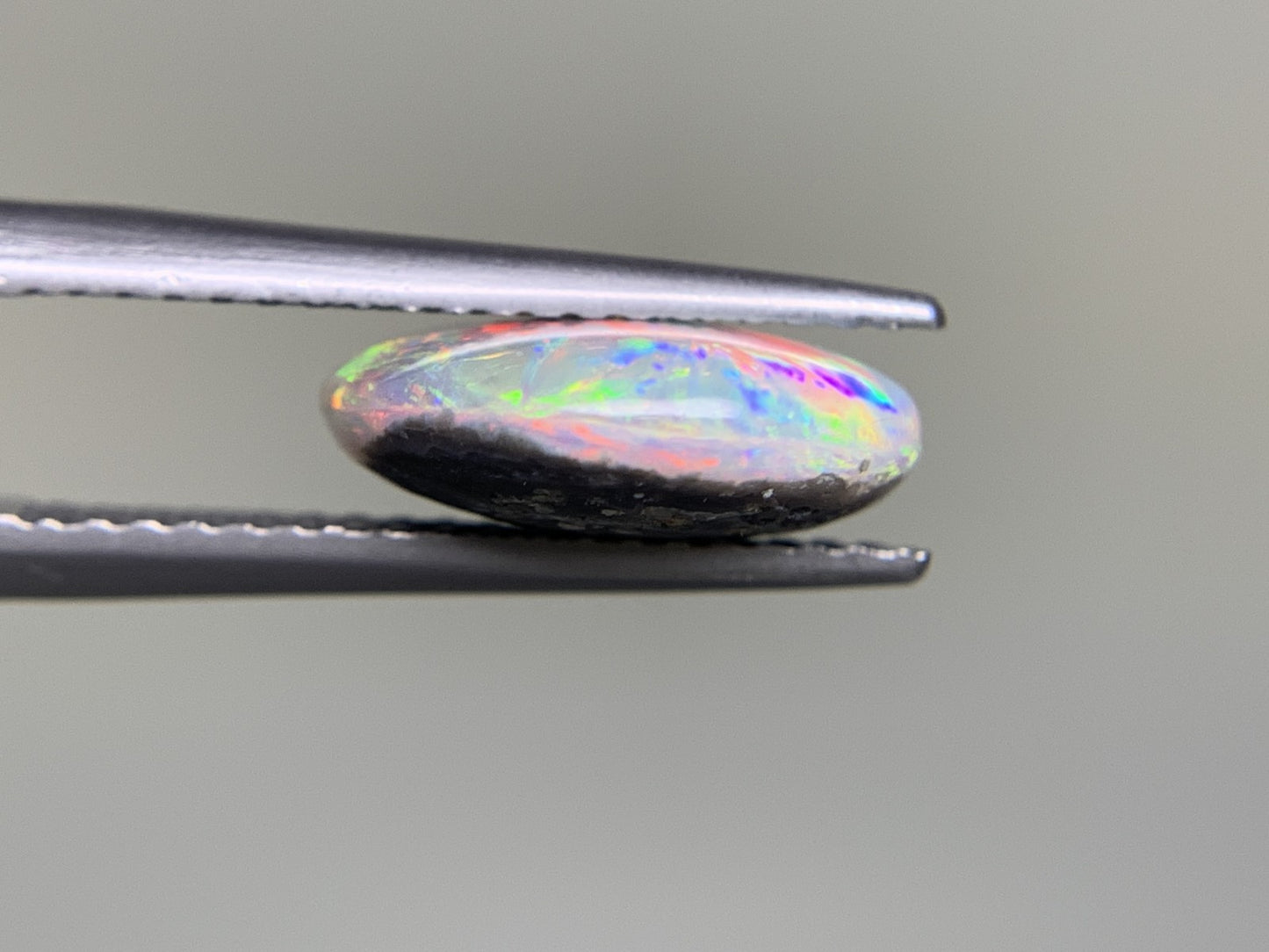 ブラックオパール 2.488ct  宝石ソーティング付き  11.2㎜×9.3㎜×4.0㎜  ルース（ 裸石 ） 1958Y