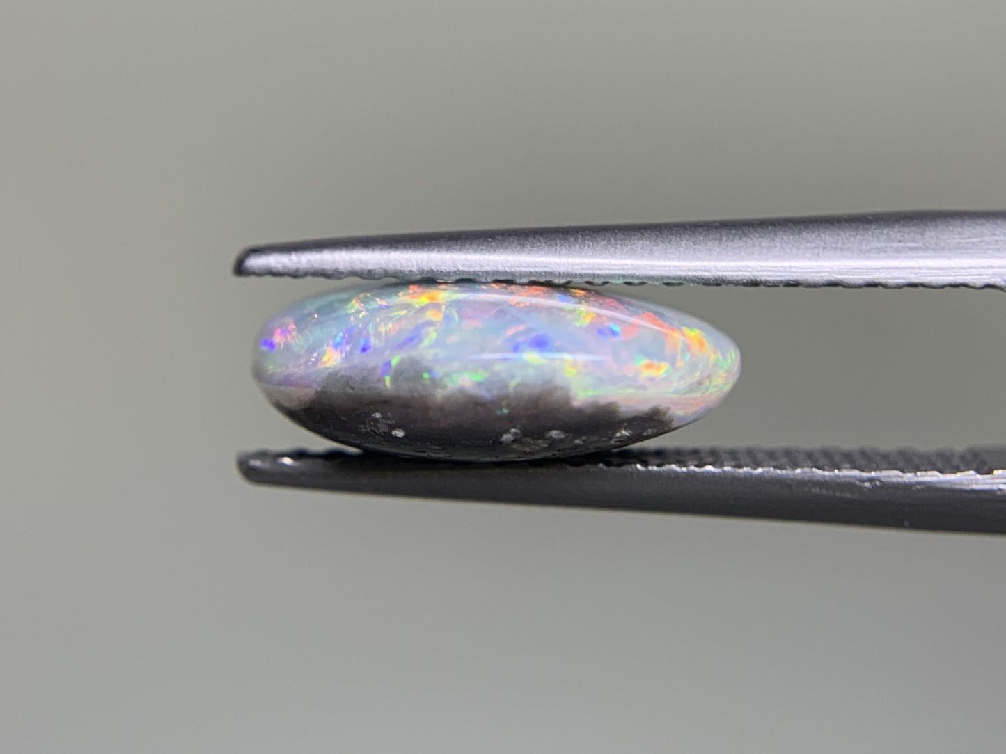 ブラックオパール 2.488ct  宝石ソーティング付き  11.2㎜×9.3㎜×4.0㎜  ルース（ 裸石 ） 1958Y