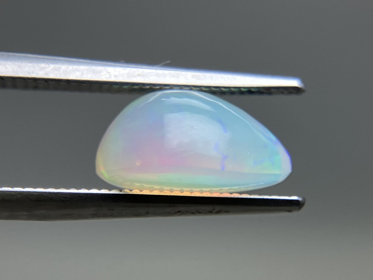 オパール 2.465ct 宝石ソーティング付き 11.5㎜×8.8㎜×5.9㎜ ルース（ 裸石 ） 4337YY