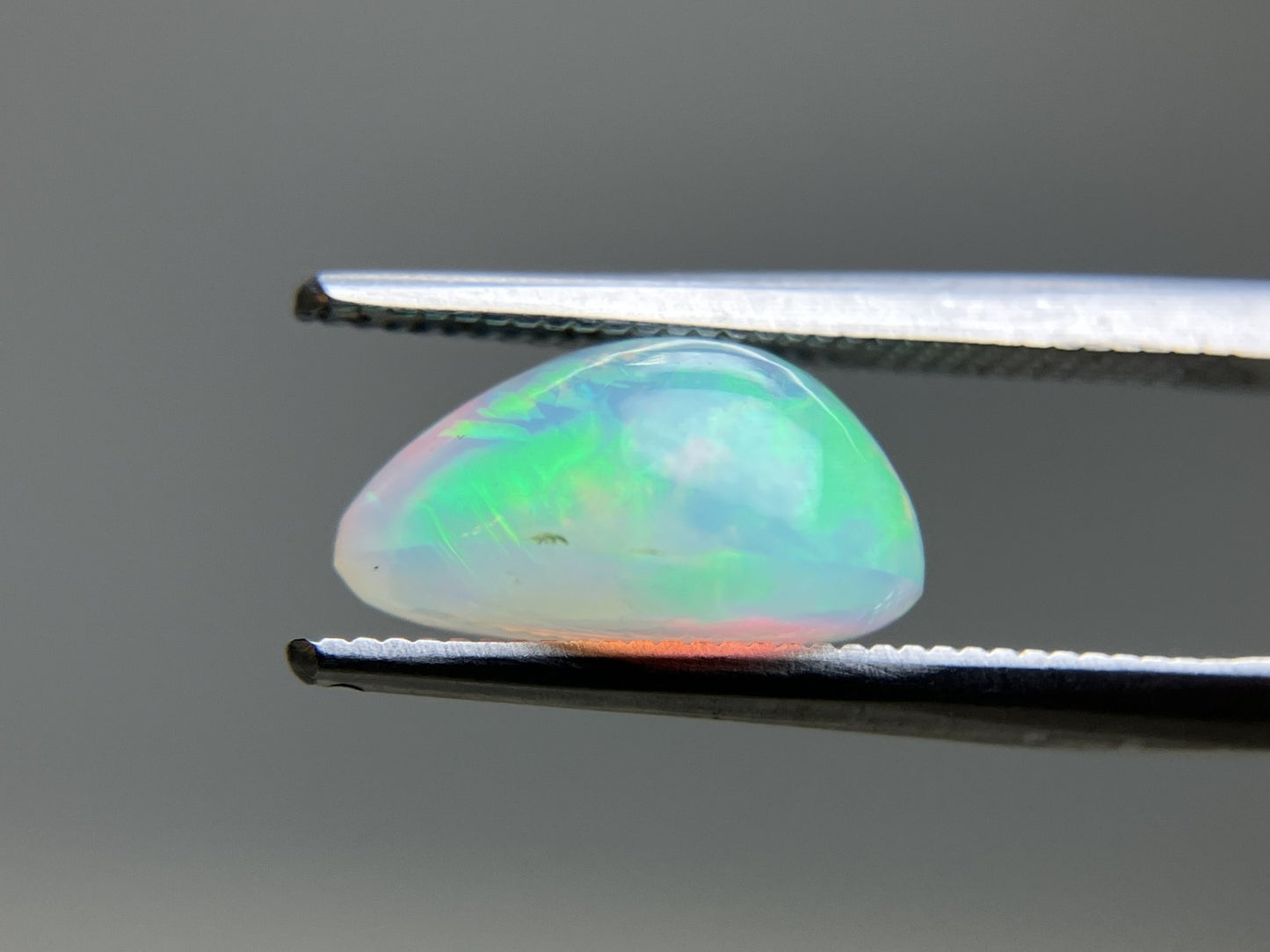 オパール 2.465ct 宝石ソーティング付き 11.5㎜×8.8㎜×5.9㎜ ルース（ 裸石 ） 4337YY