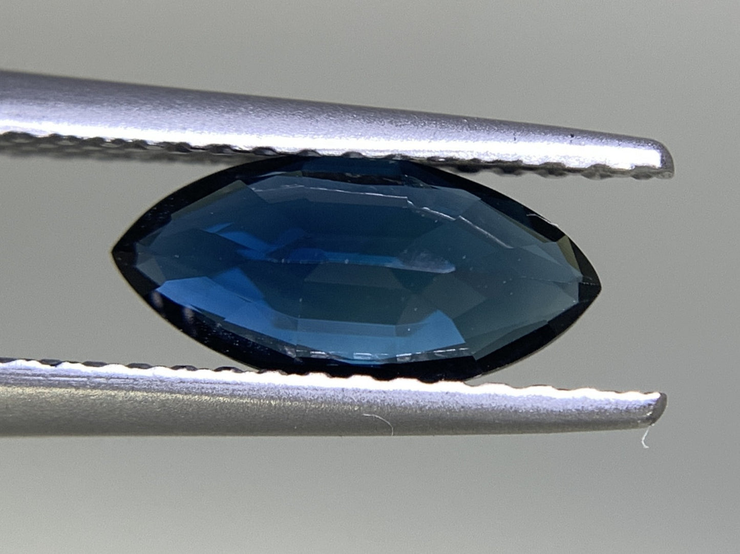 サファイア 1.018ct 宝石ソーティング付き 9.6㎜×4.7㎜×2.6㎜ ルース（ 裸石 ） 1807Y