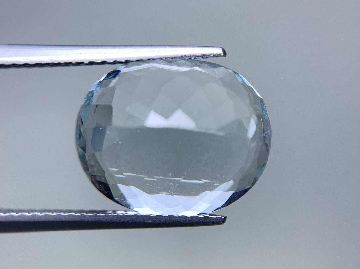 アクアマリン 天然  6.900ct  中央宝石ソーティング付き  14.20㎜×11.72㎜×7.50㎜  ルース（ 裸石 ） 5914Y