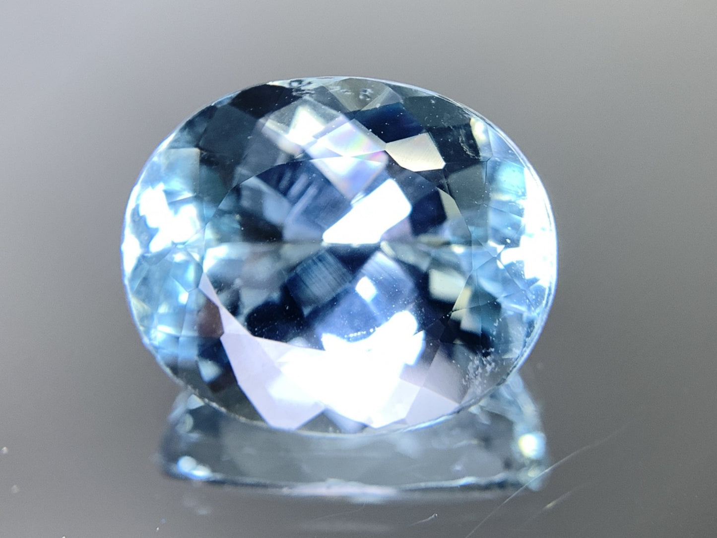アクアマリン 天然  6.900ct  中央宝石ソーティング付き  14.20㎜×11.72㎜×7.50㎜  ルース（ 裸石 ） 5914Y