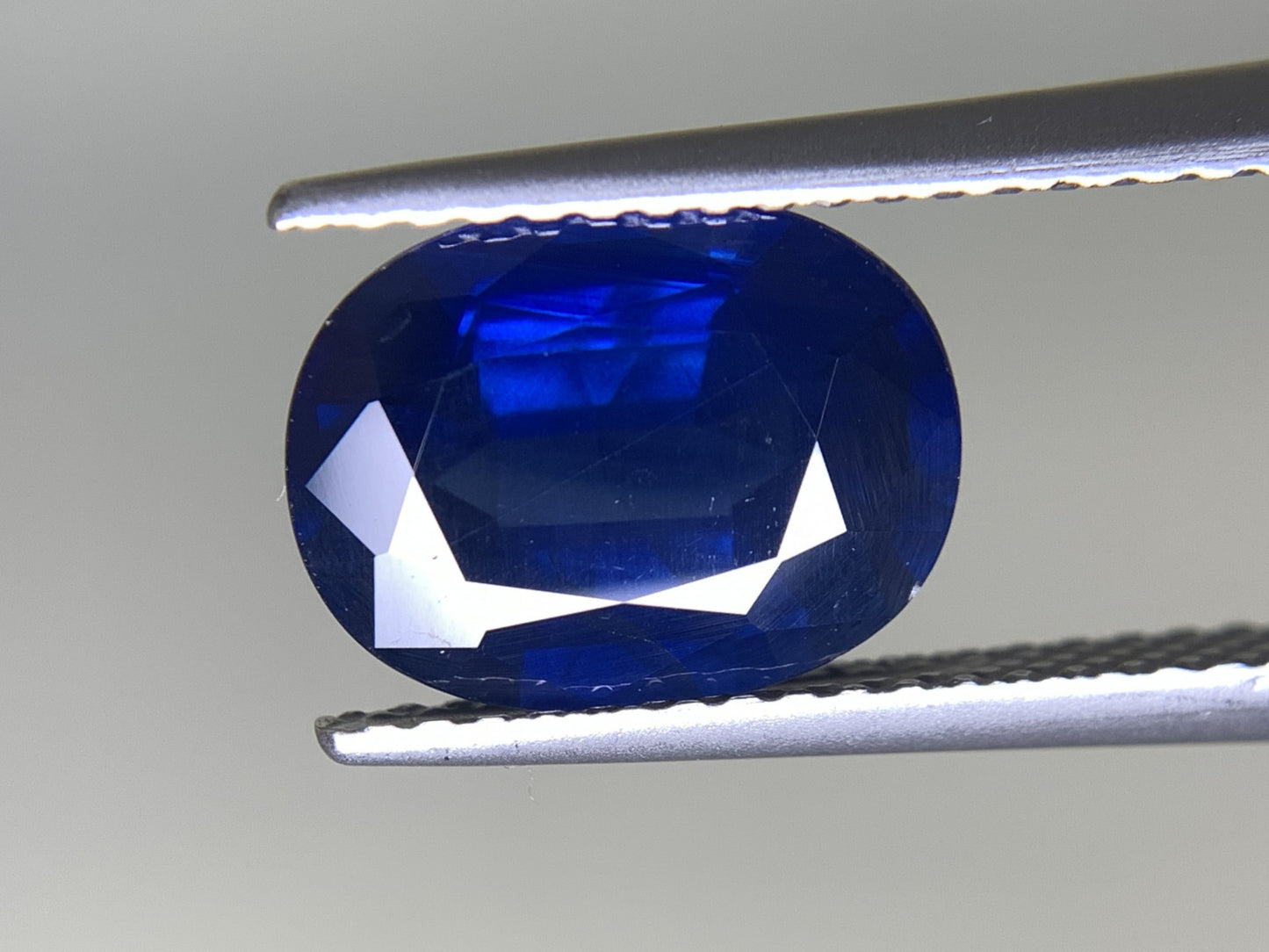 サファイア 3.404ct 宝石ソーティング付き  10.3㎜×7.8㎜×4.6㎜  ルース（ 裸石 ） 2516Y