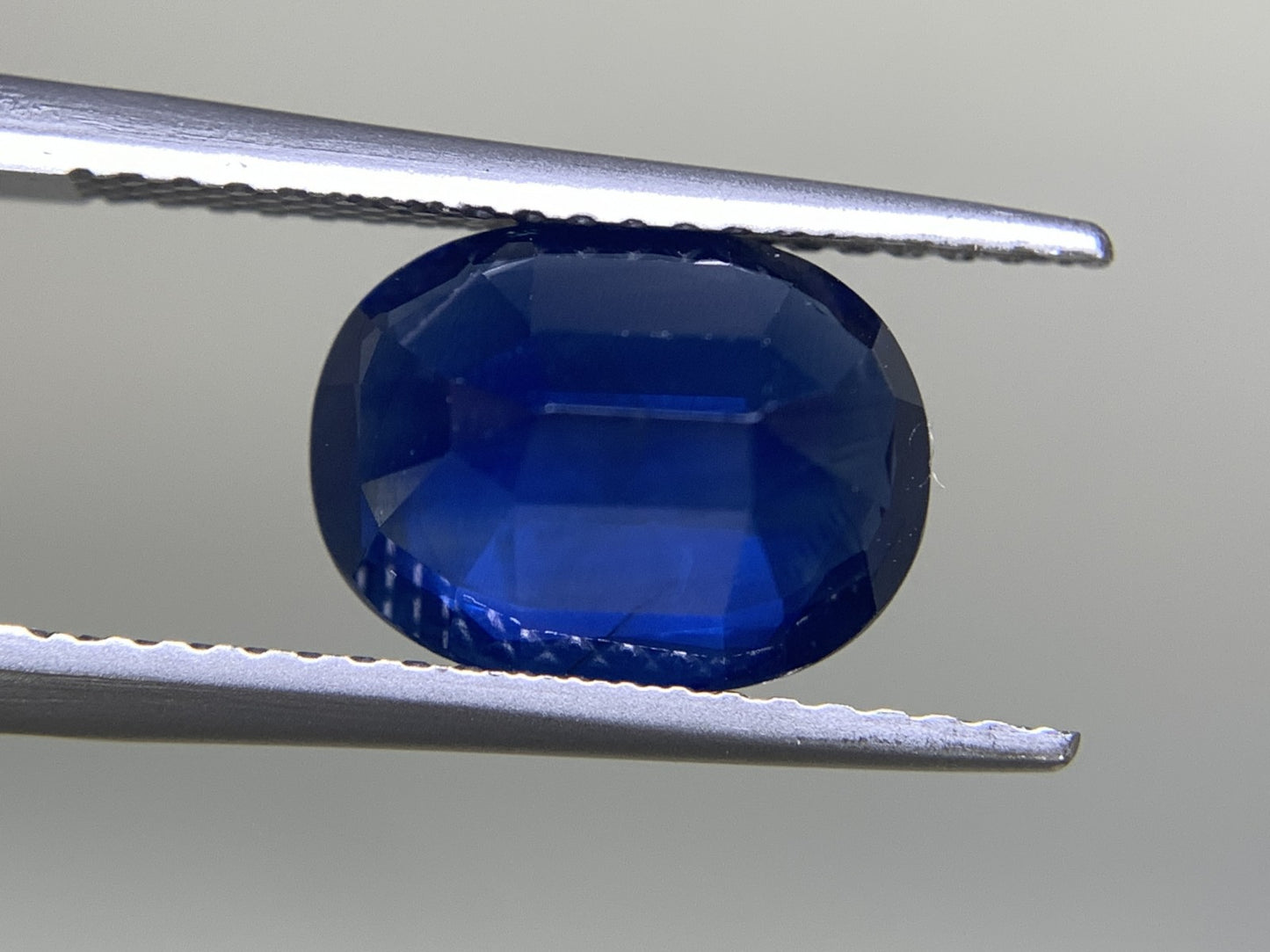 サファイア 3.404ct 宝石ソーティング付き  10.3㎜×7.8㎜×4.6㎜  ルース（ 裸石 ） 2516Y