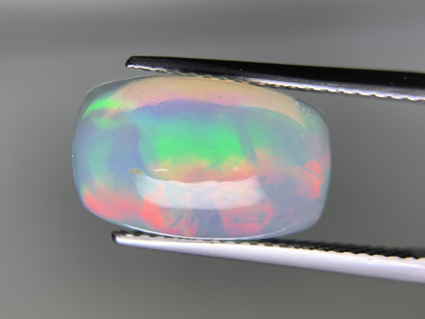 オパール 3.379ct 宝石ソーティング付き  14.1㎜×9.0㎜×5.0㎜  ルース（ 裸石 ） 3585Y