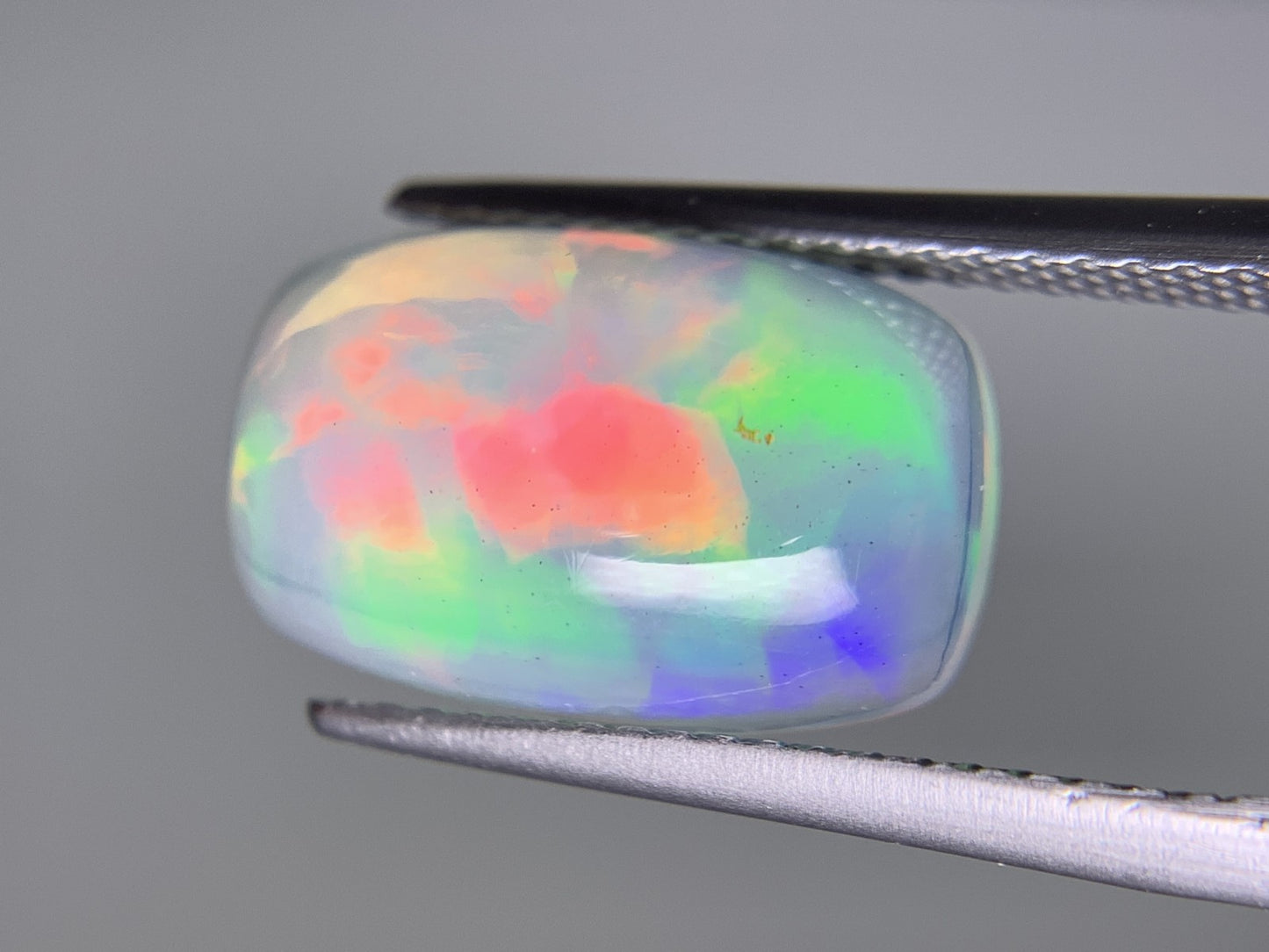 オパール 3.379ct 宝石ソーティング付き  14.1㎜×9.0㎜×5.0㎜  ルース（ 裸石 ） 3585Y