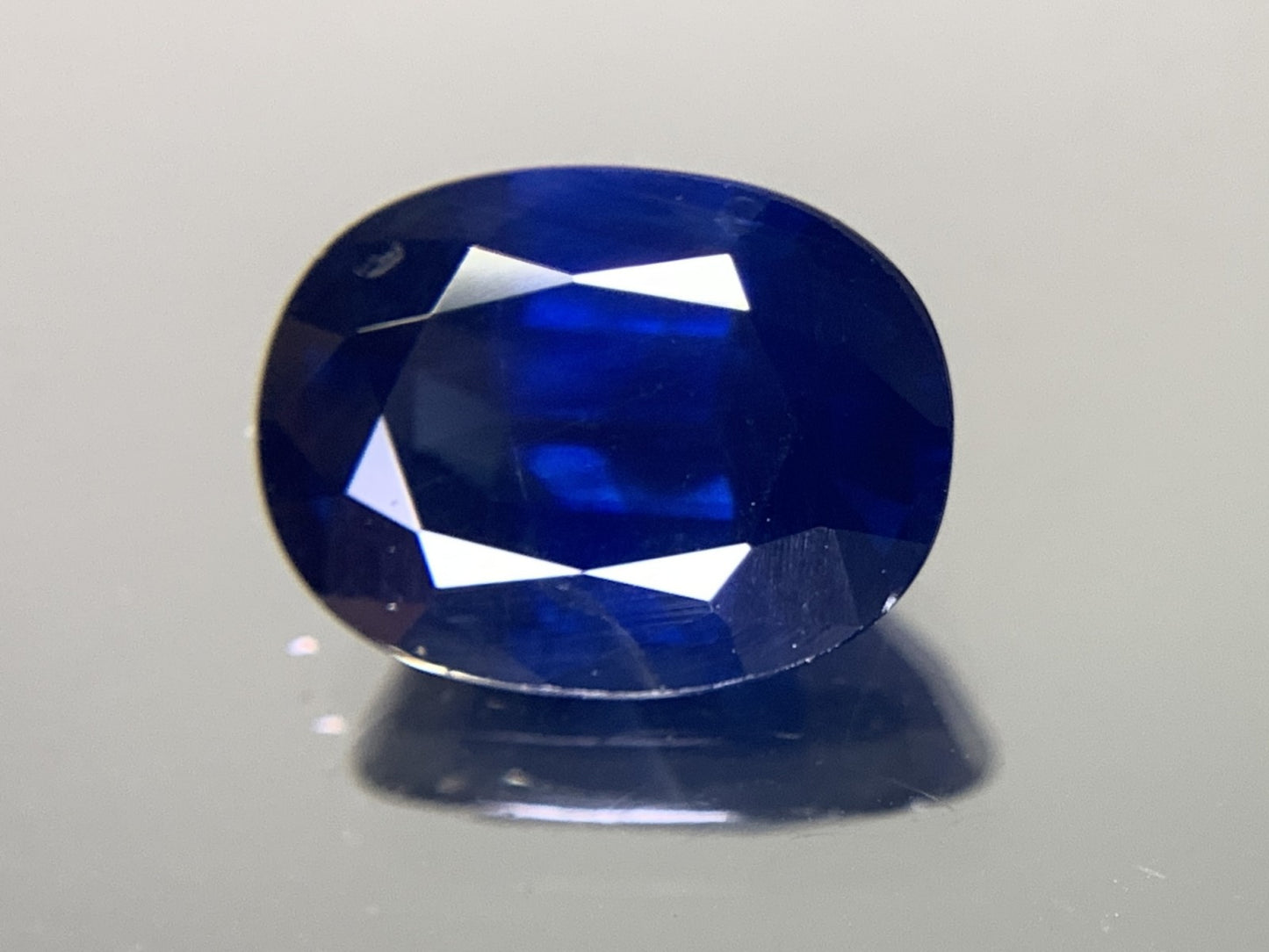 サファイア 3.404ct 宝石ソーティング付き  10.3㎜×7.8㎜×4.6㎜  ルース（ 裸石 ） 2516Y