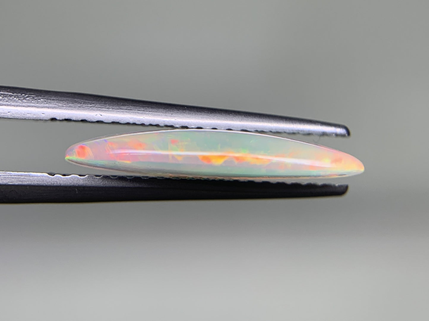 オパール 1.866ct 宝石ソーティング付き  16.5㎜×7.7㎜×2.6㎜  ルース（ 裸石 ） 3625Y