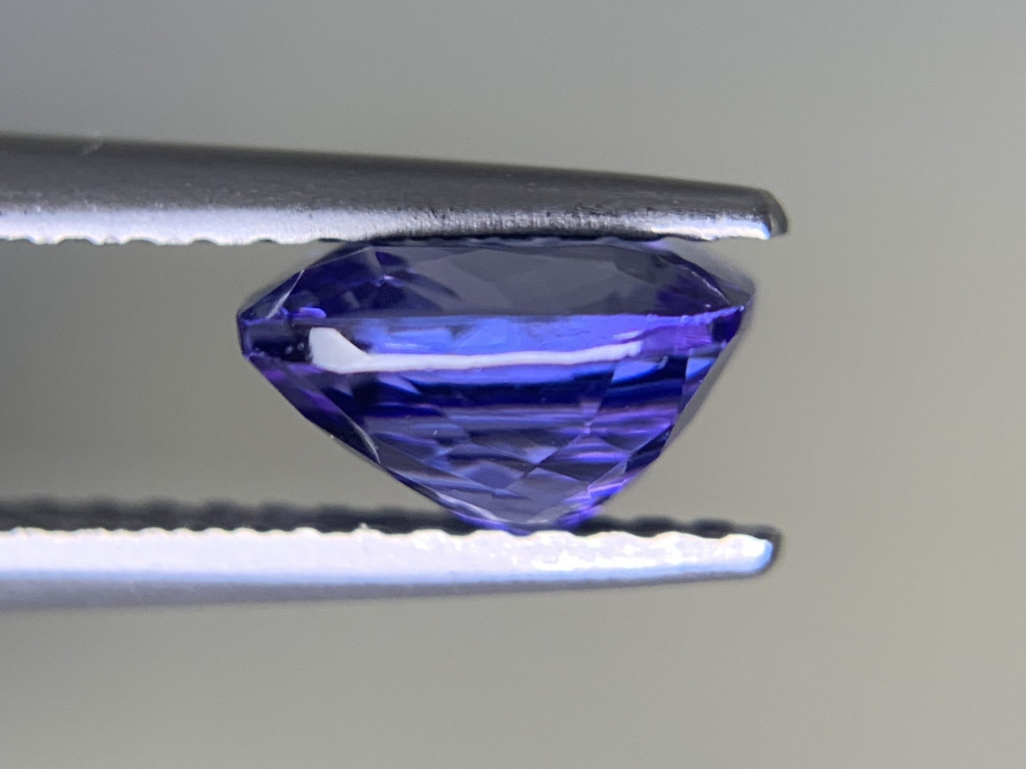 タンザナイト 1.728ct  宝石ソーティング付き  7.0㎜×6.9㎜×4.2㎜  ルース（ 裸石 ） 1933Y