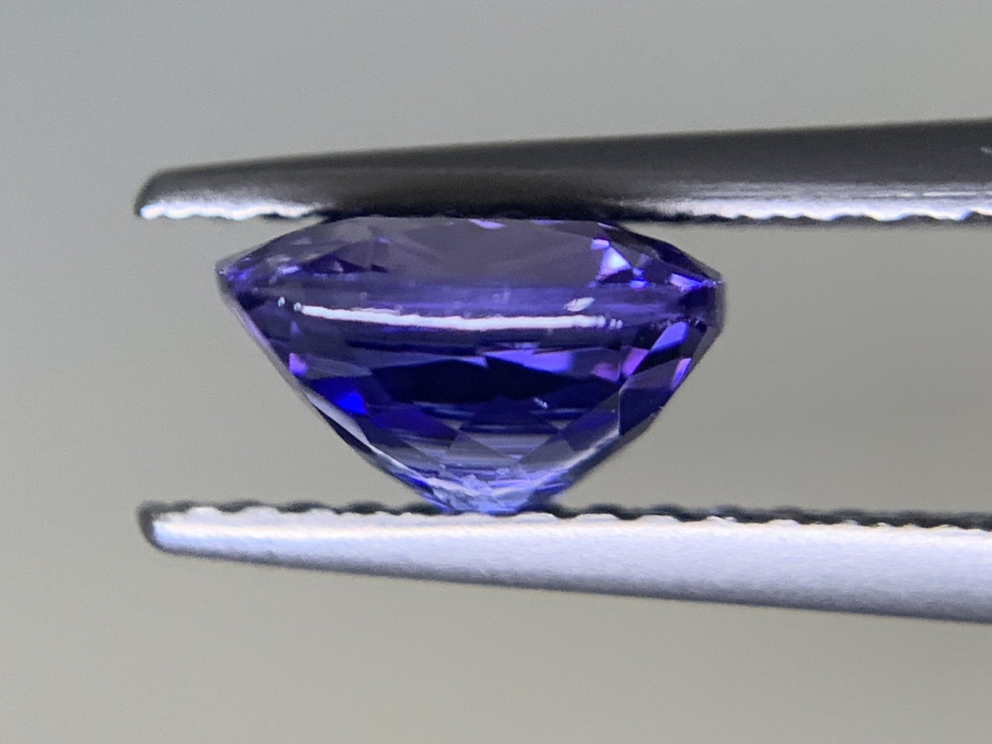 タンザナイト 1.728ct  宝石ソーティング付き  7.0㎜×6.9㎜×4.2㎜  ルース（ 裸石 ） 1933Y