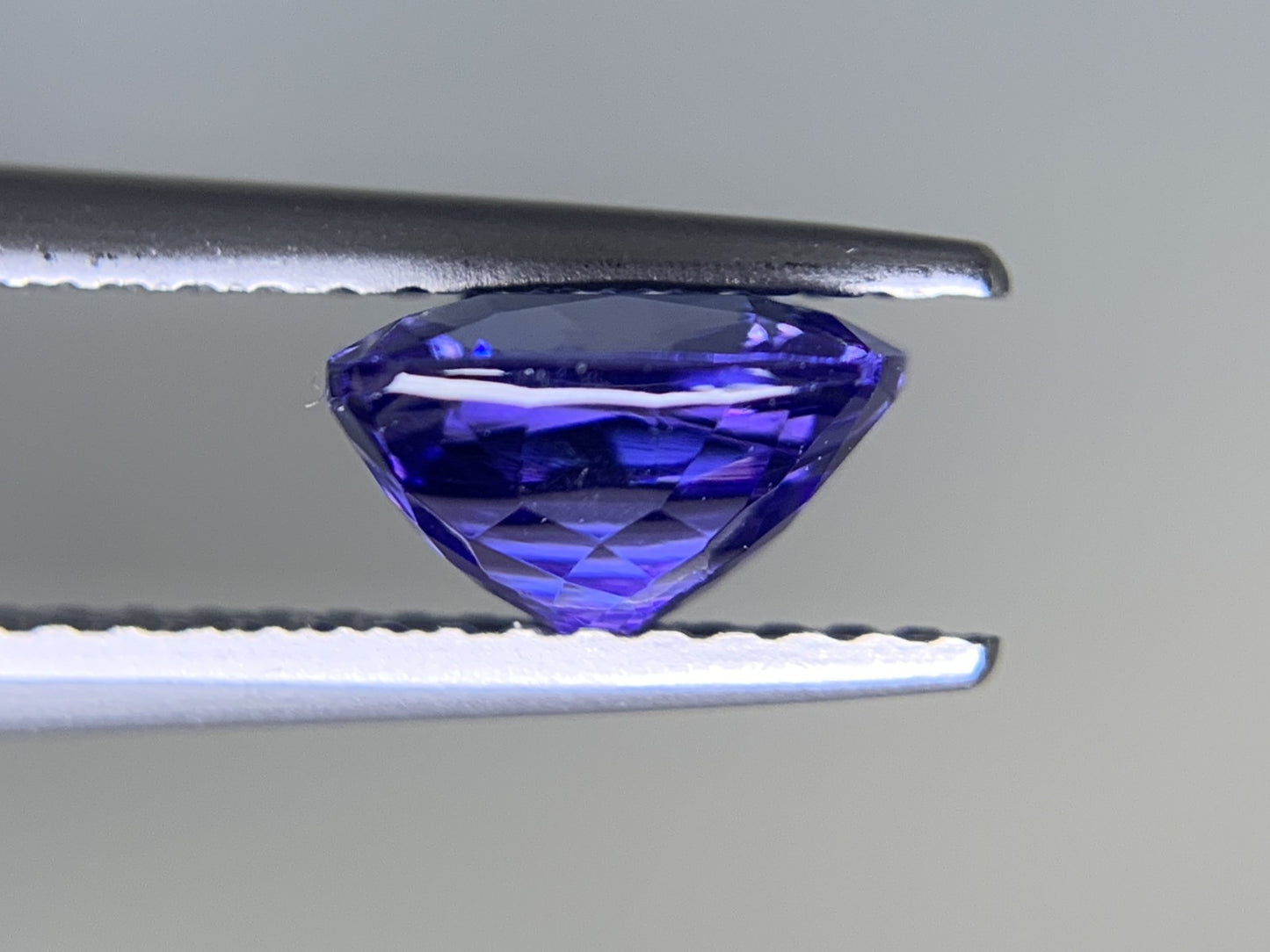 タンザナイト 1.728ct  宝石ソーティング付き  7.0㎜×6.9㎜×4.2㎜  ルース（ 裸石 ） 1933Y