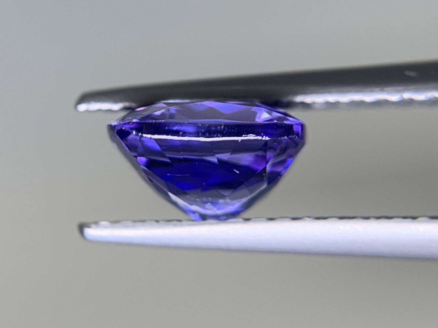 タンザナイト 1.728ct  宝石ソーティング付き  7.0㎜×6.9㎜×4.2㎜  ルース（ 裸石 ） 1933Y